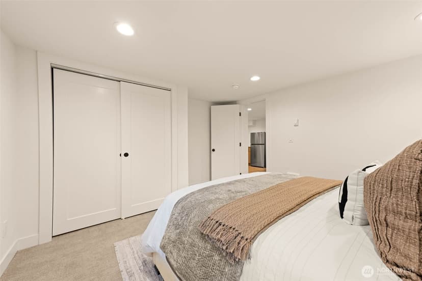 Property photo for 1128 N 77th Street, Seattle photo 31