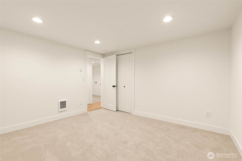 Property photo for 1128 N 77th Street, Seattle photo 32