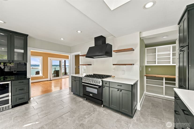 Property photo for 2704 SW 152nd Place, Burien photo 7