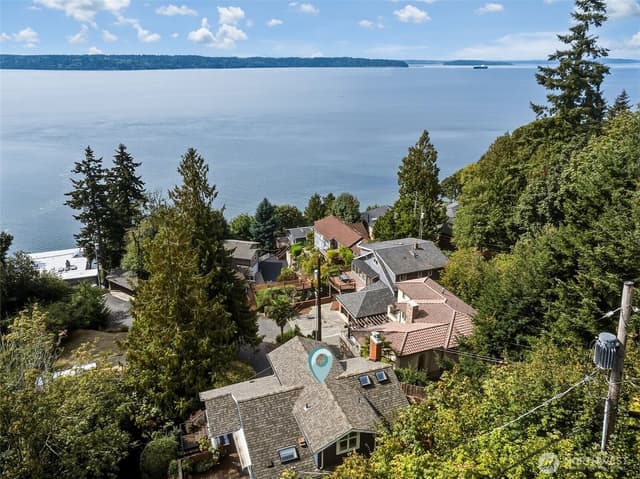 Property photo for 2704 SW 152nd Place, Burien photo 2