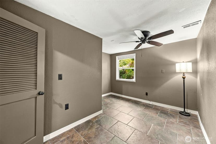 Property photo for 2704 SW 152nd Place, Burien photo 27