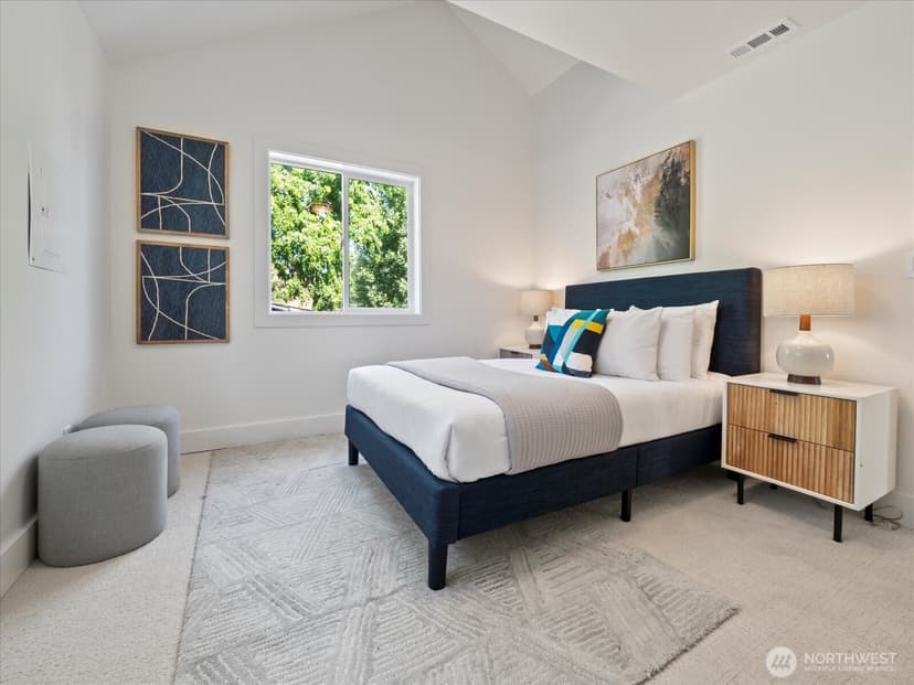 Property photo for 3117 E Yesler Way, Seattle photo 12