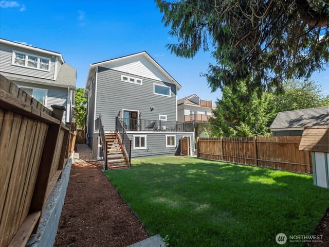 Property photo for 3117 E Yesler Way, Seattle photo 2