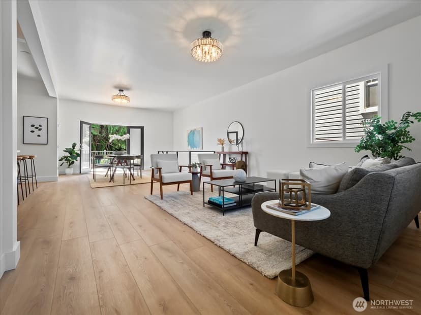 Property photo for 3117 E Yesler Way, Seattle photo 4
