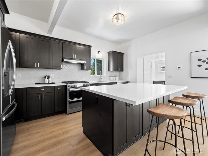 Property photo for 3117 E Yesler Way, Seattle photo 6