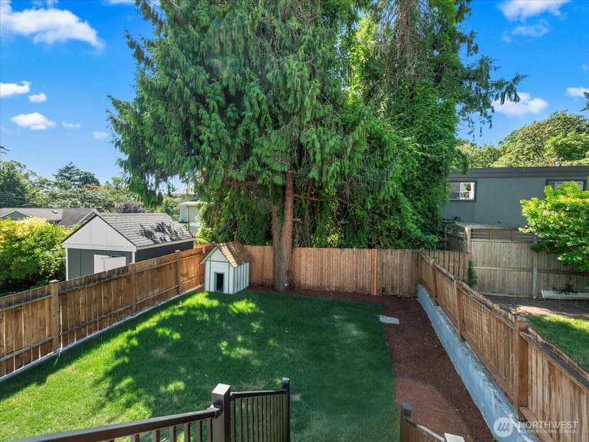Property photo for 3117 E Yesler Way, Seattle photo 25