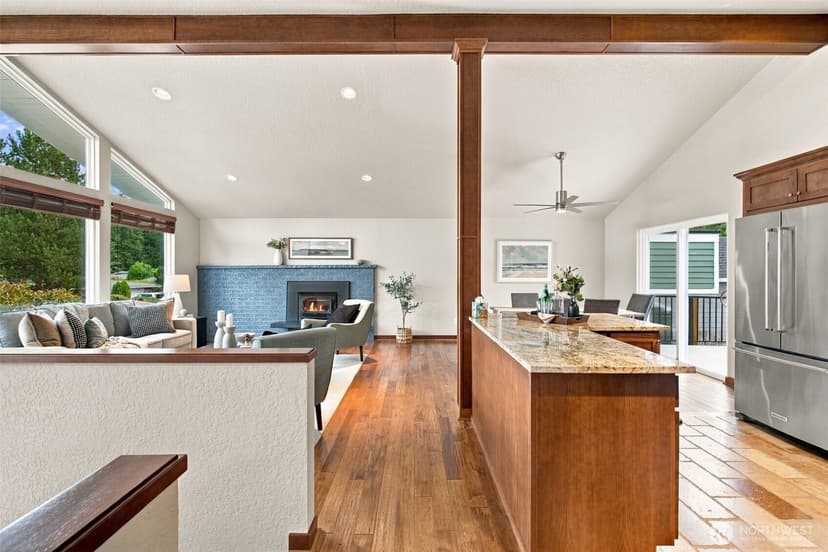 Property photo for 13823 SE 142nd Street, Renton photo 3