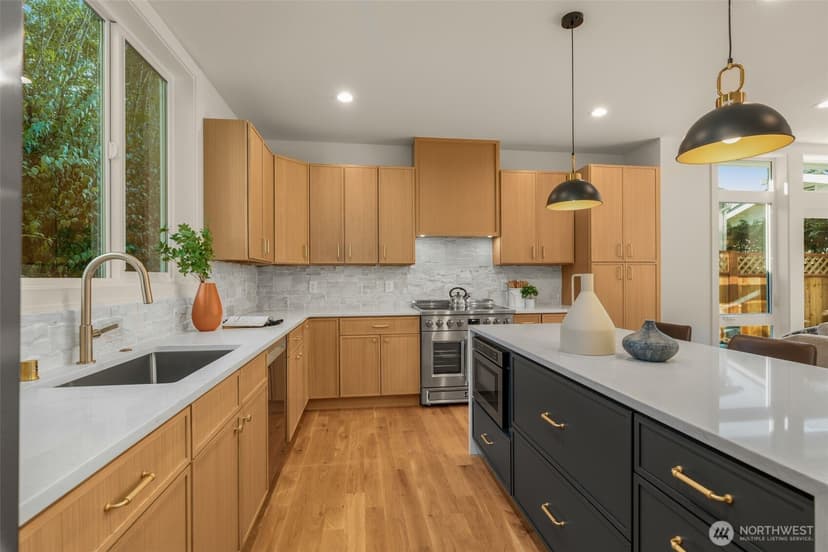 Property photo for 8148 13th Avenue SW, Seattle photo 10