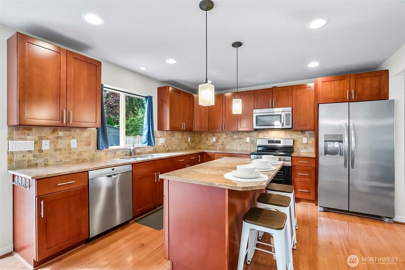 Property photo for 215 SW 144th Street, Burien photo 5