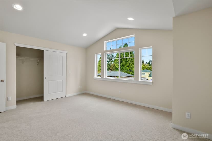 Property photo for 215 SW 144th Street, Burien photo 11