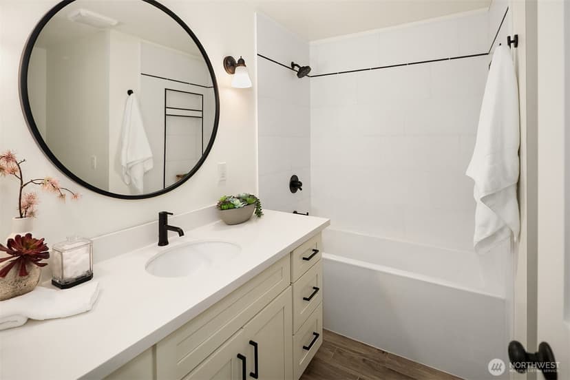 Property photo for 5619 125th Avenue SE, Bellevue photo 13