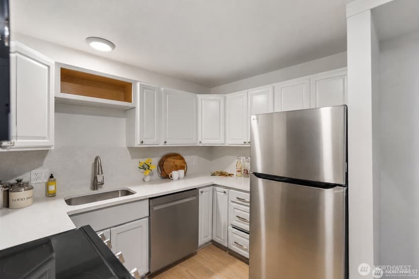 Property photo for 13772 NE 60th Street #180, Redmond photo 6