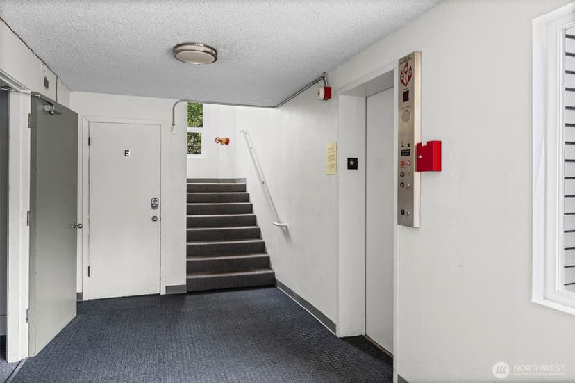 Property photo for 12701 NE 9th Place #D306, Bellevue photo 17