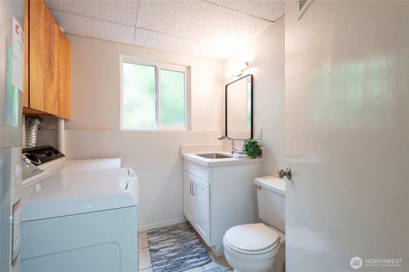 Property photo for 5815 Frances Avenue NE, Tacoma photo 30
