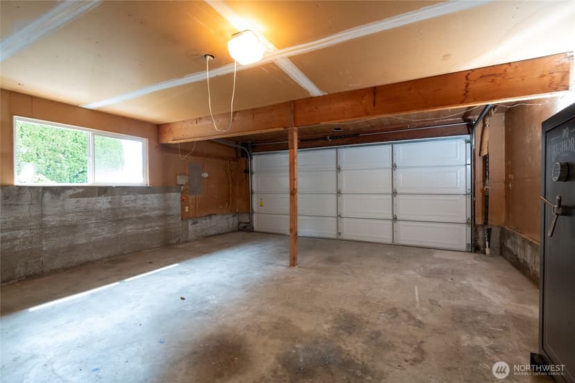 Property photo for 5815 Frances Avenue NE, Tacoma photo 32