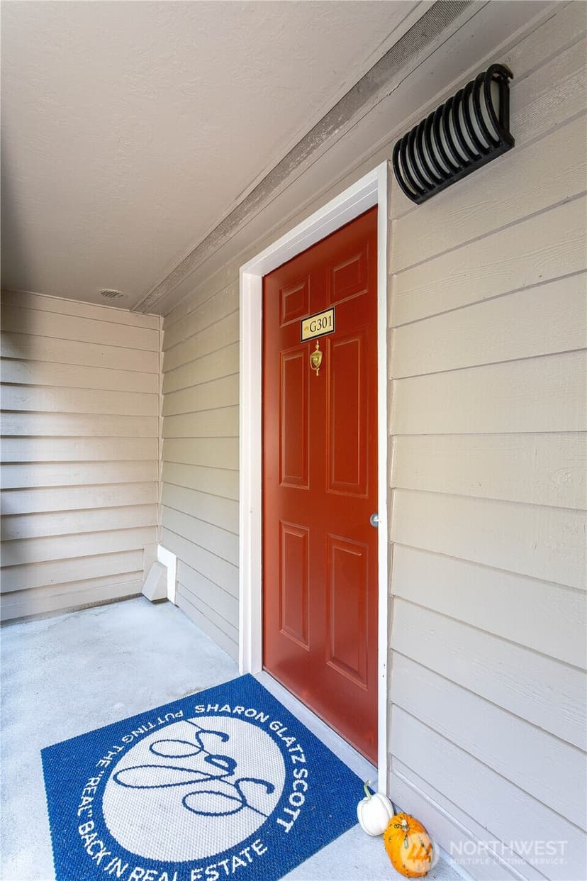 Property photo for 15246 SE 43rd Court #G301, Bellevue photo 3
