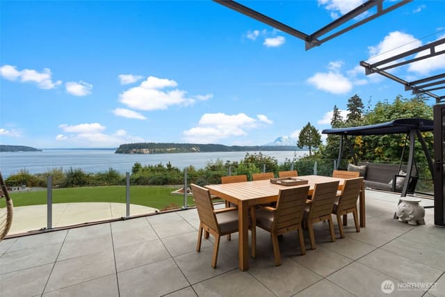 Property photo for 6729 Cascade Avenue, Gig Harbor photo 2