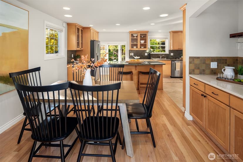 Property photo for 6818 49th Avenue NE, Seattle photo 16