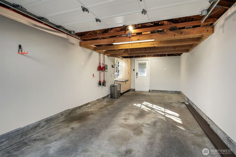 Property photo for 6818 49th Avenue NE, Seattle photo 27