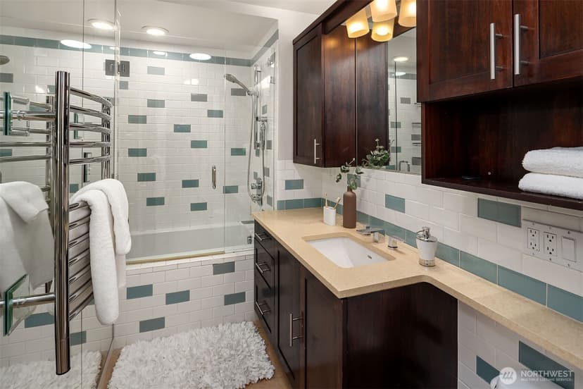 Property photo for 6818 49th Avenue NE, Seattle photo 19