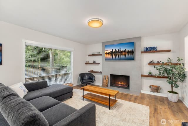 Property photo for 14945 22nd Avenue SW, Burien photo 5