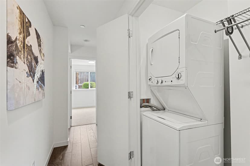 Property photo for 728 3rd Avenue N, Seattle photo 21