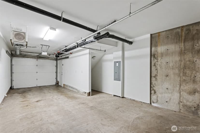Property photo for 728 3rd Avenue N, Seattle photo 22