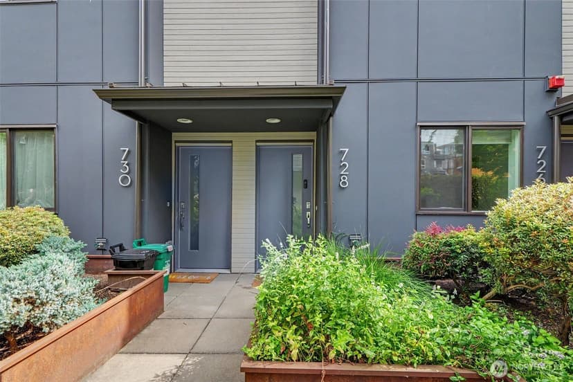 Property photo for 728 3rd Avenue N, Seattle photo 3