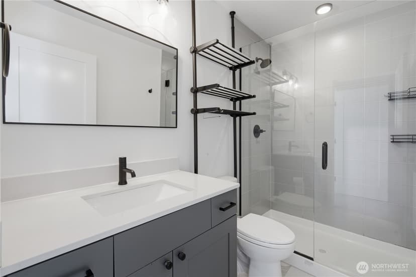 Property photo for 4608 Woodland Park Avenue N, Seattle photo 17