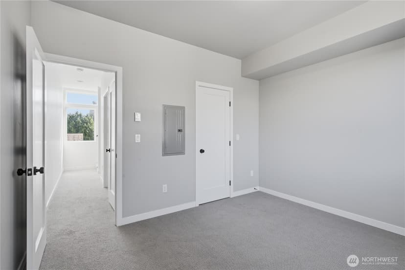 Property photo for 4608 Woodland Park Avenue N, Seattle photo 15