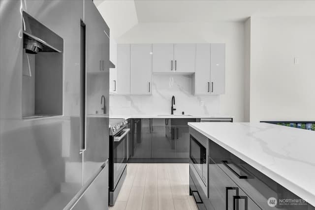 Property photo for 7005 NE 182nd St #102, Kenmore