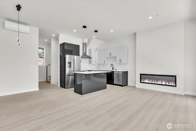 Property photo for 7005 NE 182nd St #102, Kenmore photo 5