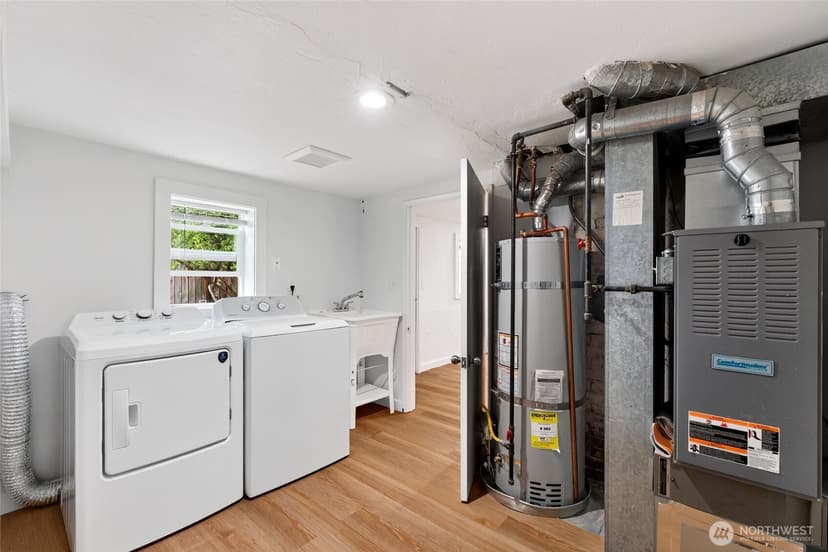 Property photo for 2907 SW Cloverdale Street, Seattle photo 18