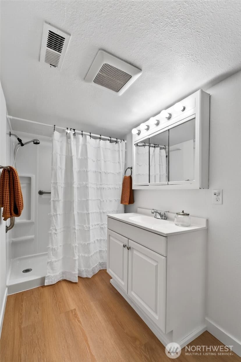 Property photo for 2907 SW Cloverdale Street, Seattle photo 8