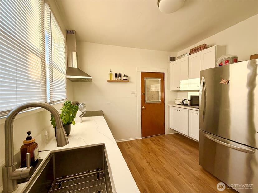 Property photo for 927 7th Avenue SW, Puyallup photo 9