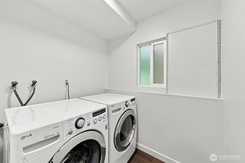 Property photo for 17101 NE 28th Place, Bellevue photo 29