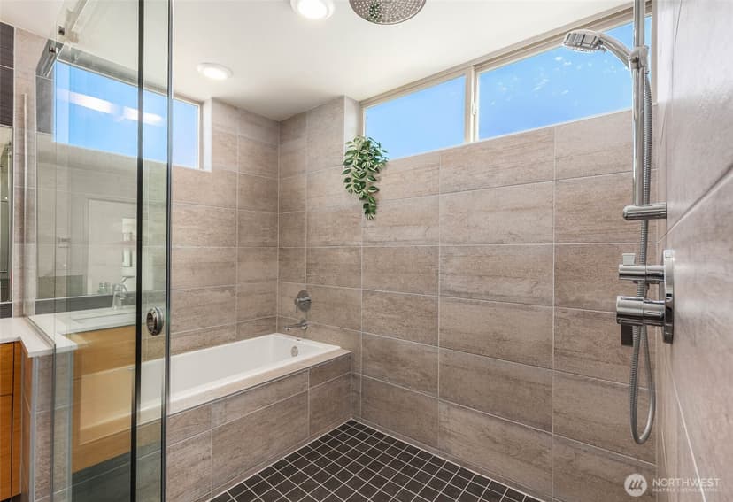 Property photo for 4112 Linden Avenue N #A, Seattle photo 18