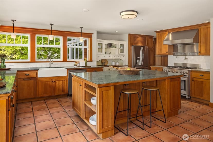 Property photo for 8105 SE 44th Street, Mercer Island photo 15
