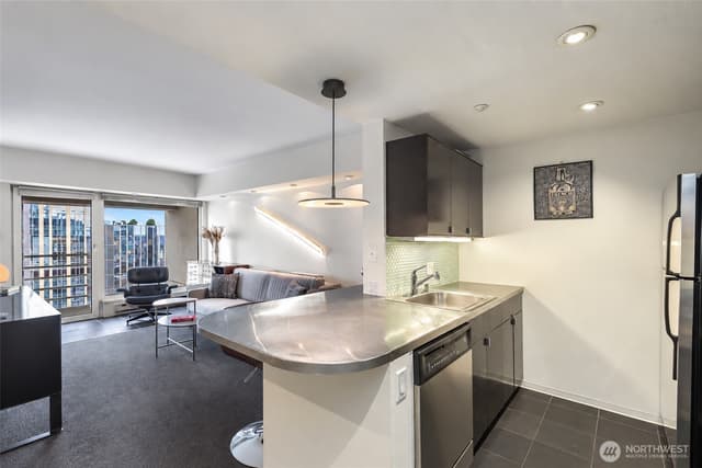 Property photo for 1415 2nd Avenue #2108, Seattle photo 5