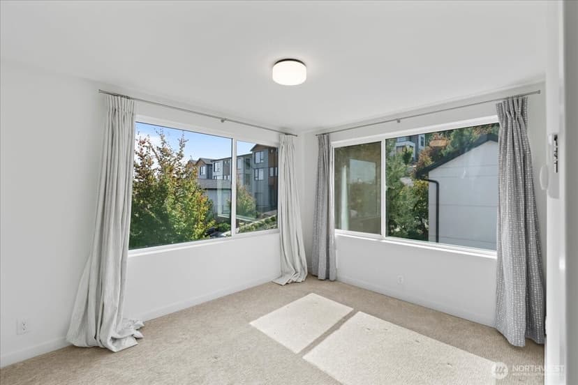Property photo for 3821 S Cloverdale St, Seattle photo 17