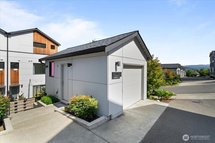 Property photo for 3821 S Cloverdale St, Seattle photo 31