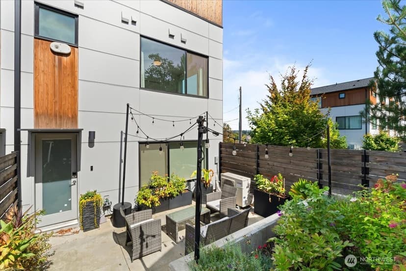 Property photo for 3821 S Cloverdale St, Seattle photo 29
