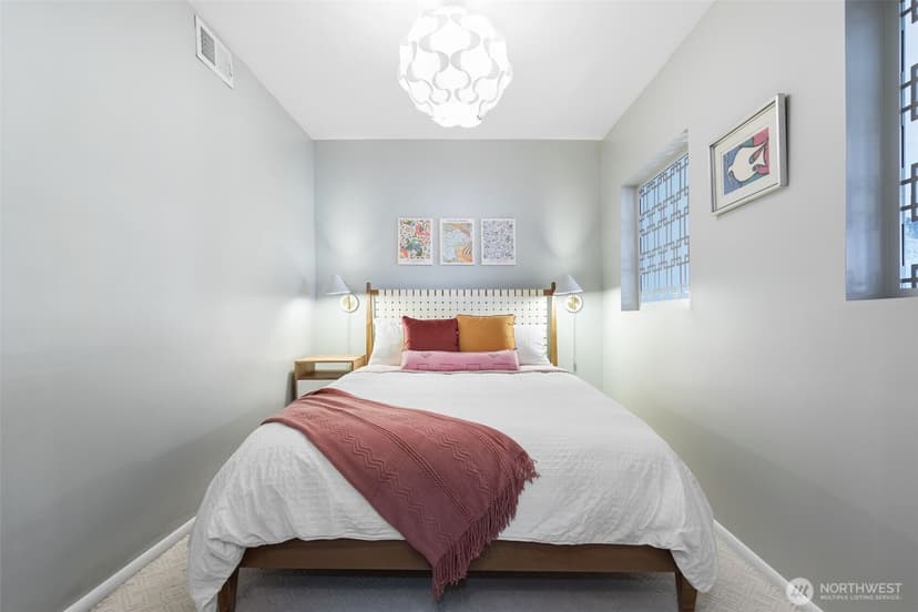 Property photo for 1136 13th Ave #305, Seattle photo 12