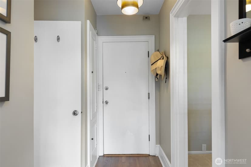 Property photo for 1136 13th Ave #305, Seattle photo 15