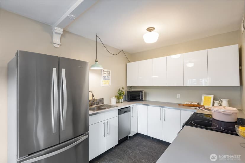 Property photo for 1136 13th Ave #305, Seattle photo 7
