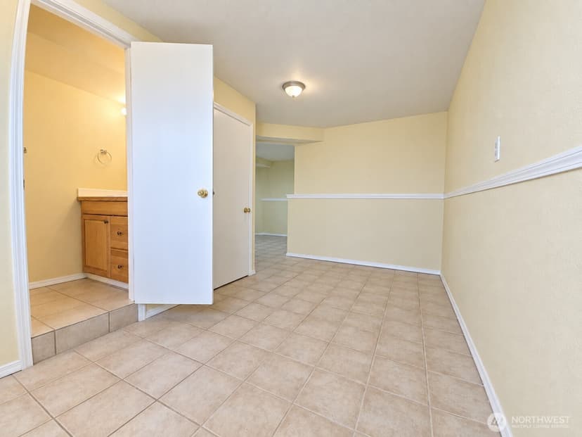 Property photo for 1499 Diamond Head Avenue SW #2, Ocean Shores photo 35