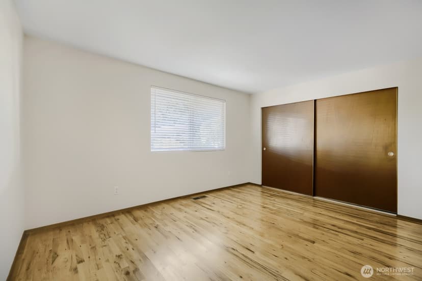 Property photo for 13426 117th Avenue NE, Kirkland photo 24