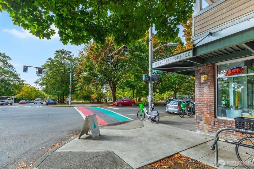 Property photo for 107 Ave. 20th #401, Seattle photo 39