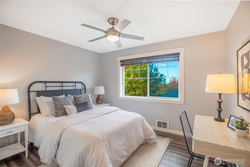 Property photo for 107 Ave. 20th #401, Seattle photo 7
