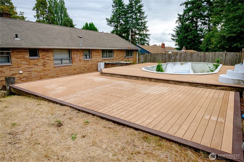 Property photo for 20241 20th Place NE, Shoreline photo 13